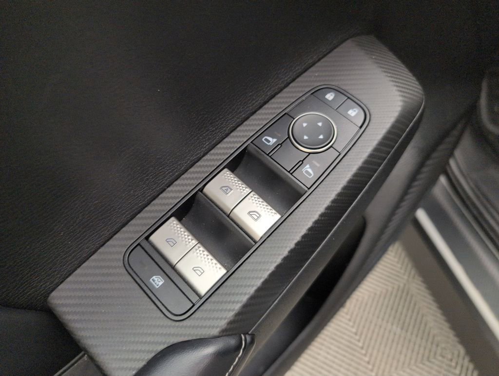 Used 2022 Mitsubishi Outlander SE image 41