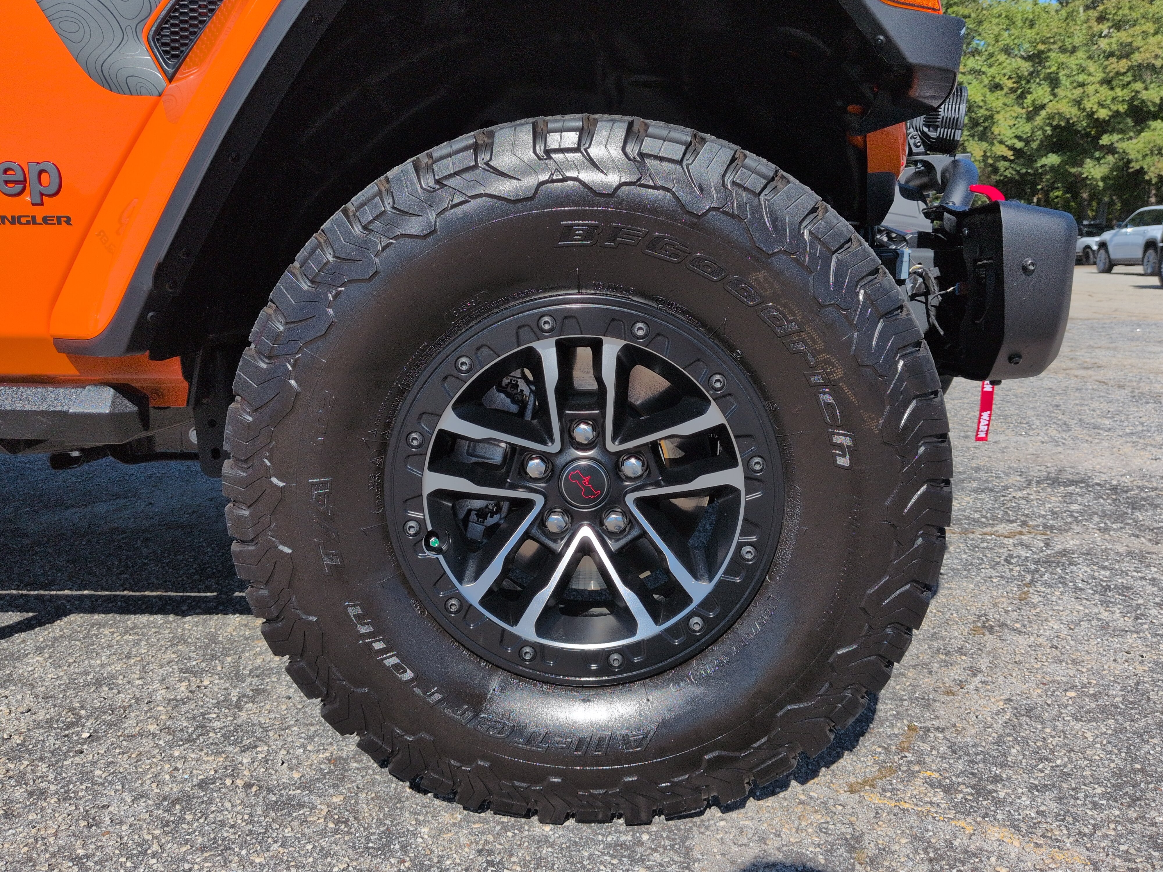 Used 2025 Jeep Wrangler Unlimited Rubicon AWD/4WD image 9