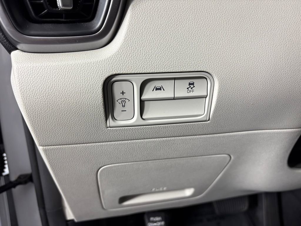 Used 2023 Kia Sorento S w/ Panoramic Sunroof Package image 13