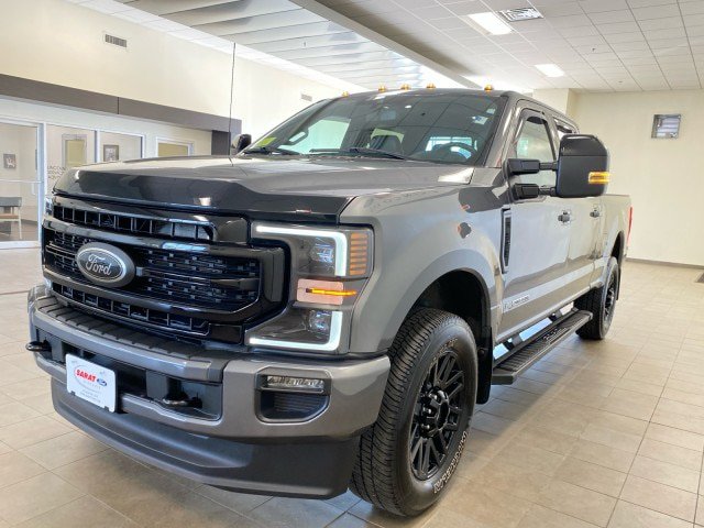 Certified 2022 Ford F350 Lariat w/ Black Appearance Package AWD/4WD image 4