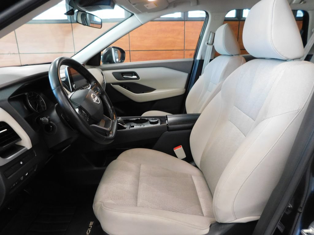 Used 2025 Nissan Rogue SV AWD/4WD image 17