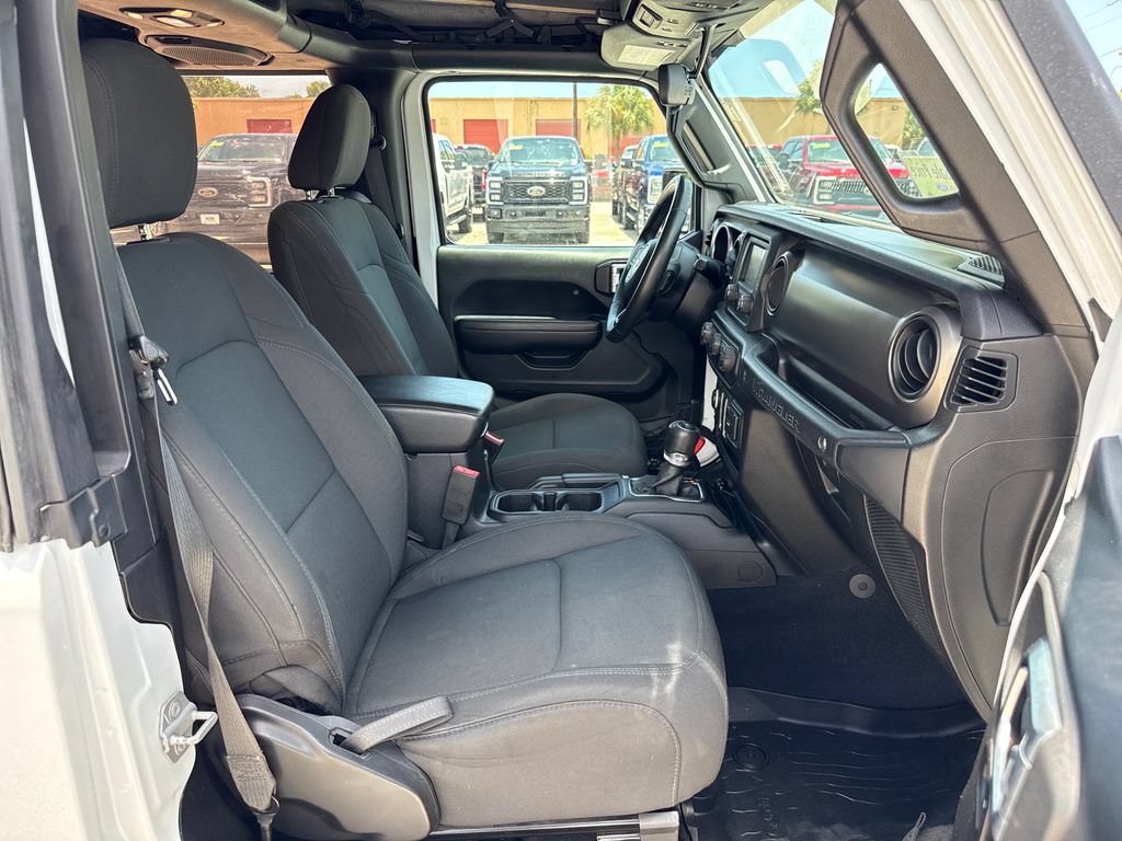 Used 2019 Jeep Wrangler Sport AWD/4WD image 23