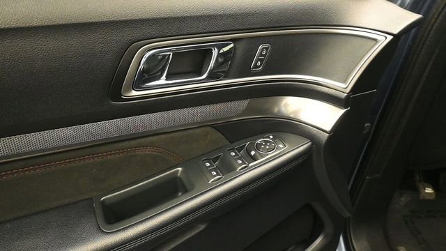 Certified 2019 Ford Explorer XLT w/ Equipment Group 202A AWD/4WD image 14