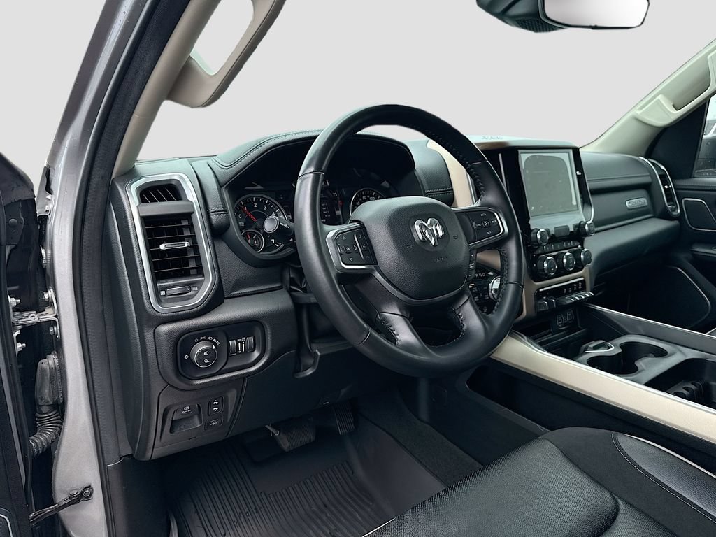 Used 2022 RAM 1500 Laramie AWD/4WD image 10