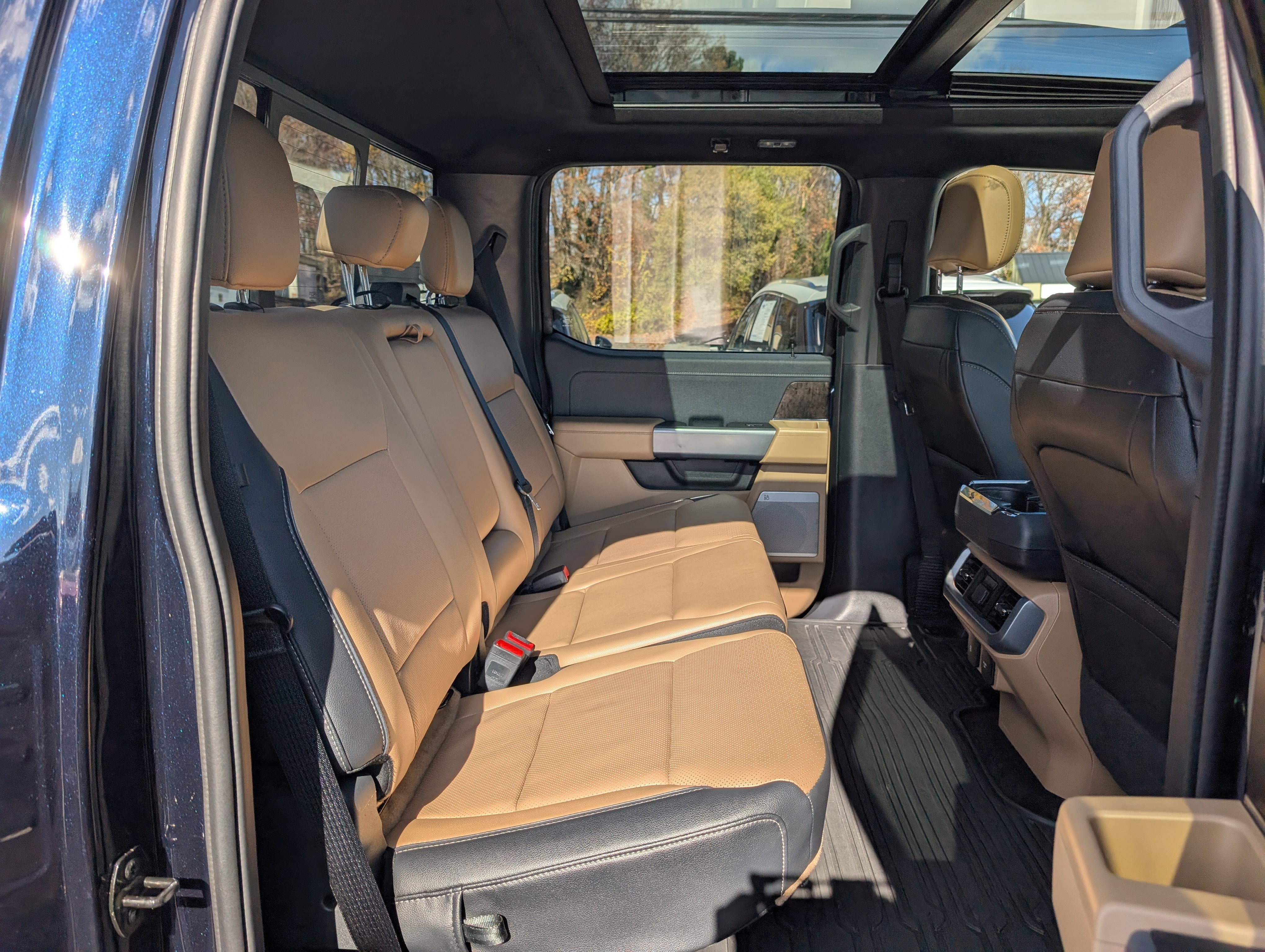 Certified 2022 Ford F150 Lariat w/ Equipment Group 502A High image 13