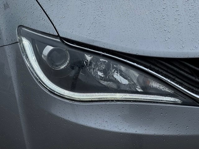 Used 2019 Chrysler Pacifica Touring Plus FWD image 38