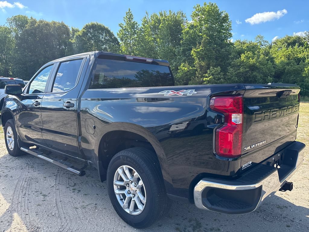 Used 2025 Chevrolet Silverado 1500 LT AWD/4WD image 8