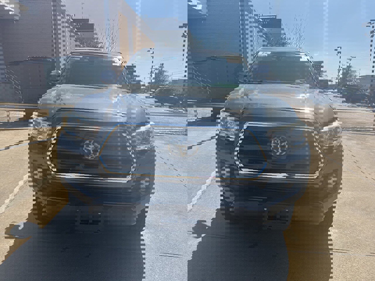 Used 2018 Toyota Tacoma SR5 image 2