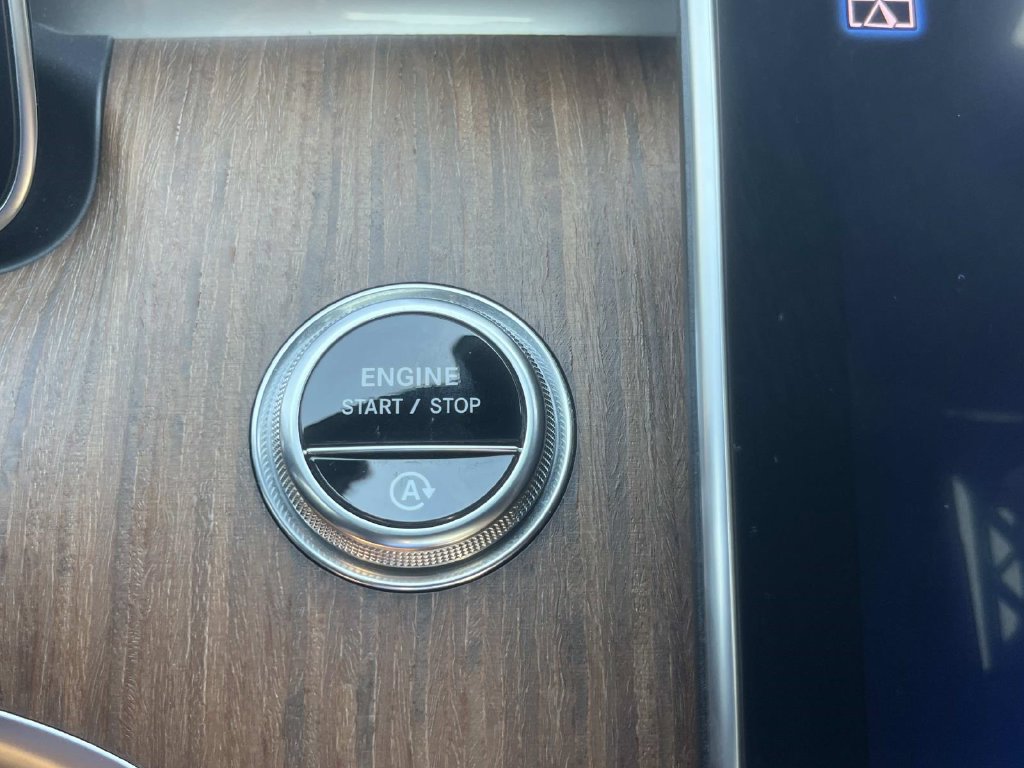 Used 2022 Mercedes-Benz C 300 Sedan image 38