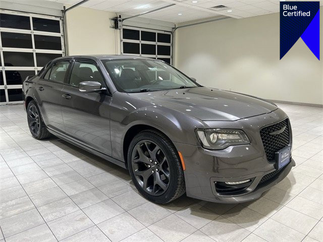 Used 2022 Chrysler 300 Touring L image 1