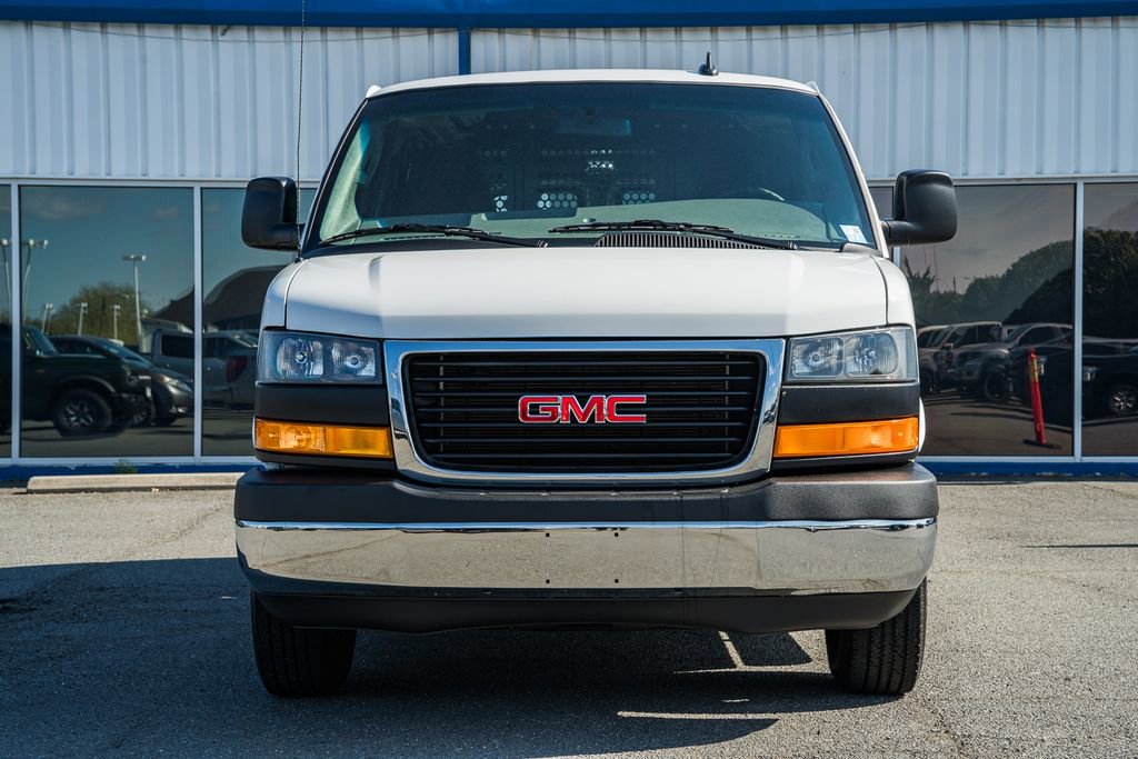 Used 2024 GMC Savana 2500 w/ Driver Convenience Package RWD image 2