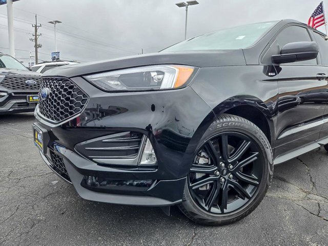 Certified 2024 Ford Edge ST-Line AWD/4WD image 3