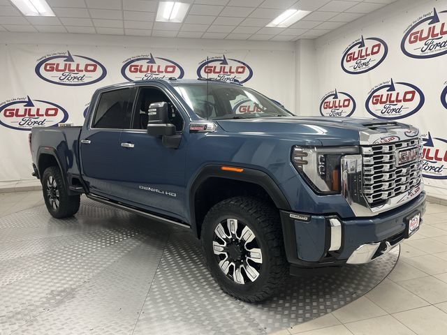 Used 2024 GMC Sierra 2500 Denali w/ Denali Reserve Package AWD/4WD image 1