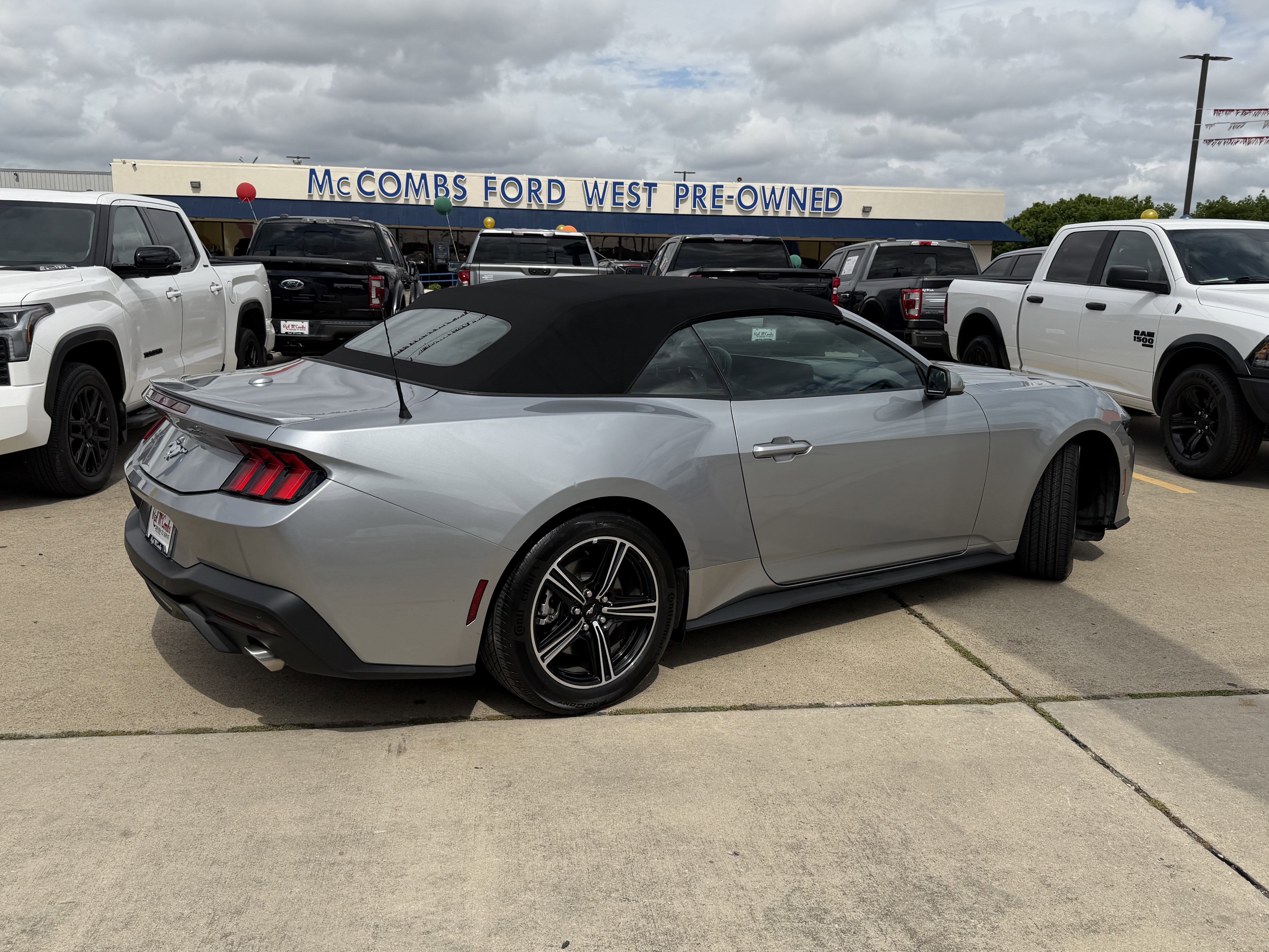 Certified 2025 Ford Mustang Premium RWD image 5