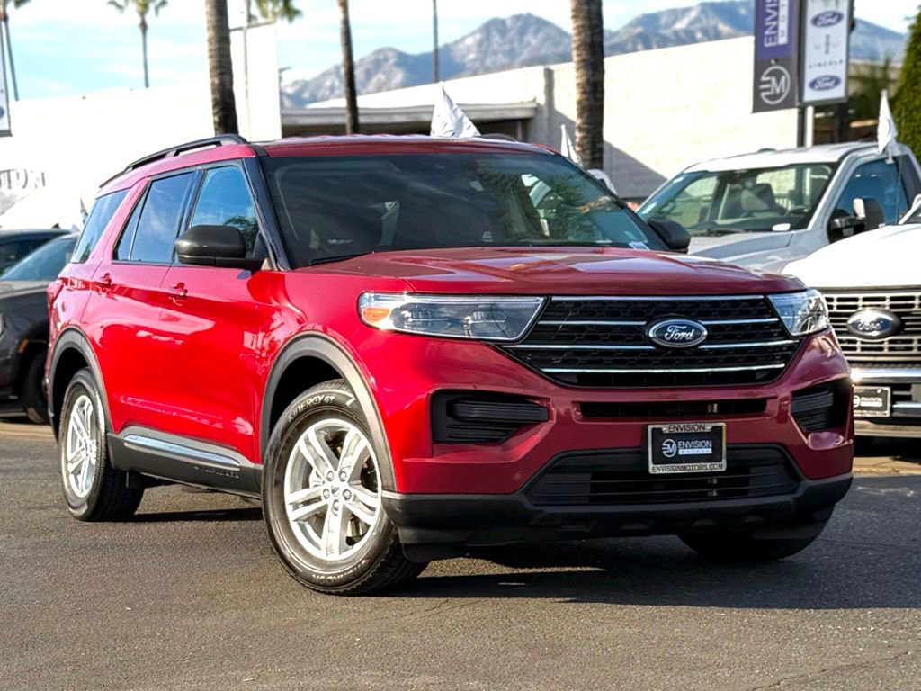 Certified 2022 Ford Explorer XLT image 2