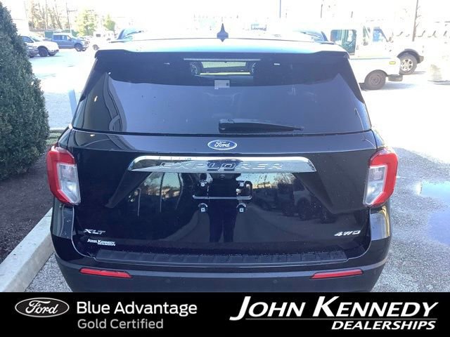Certified 2022 Ford Explorer XLT image 3