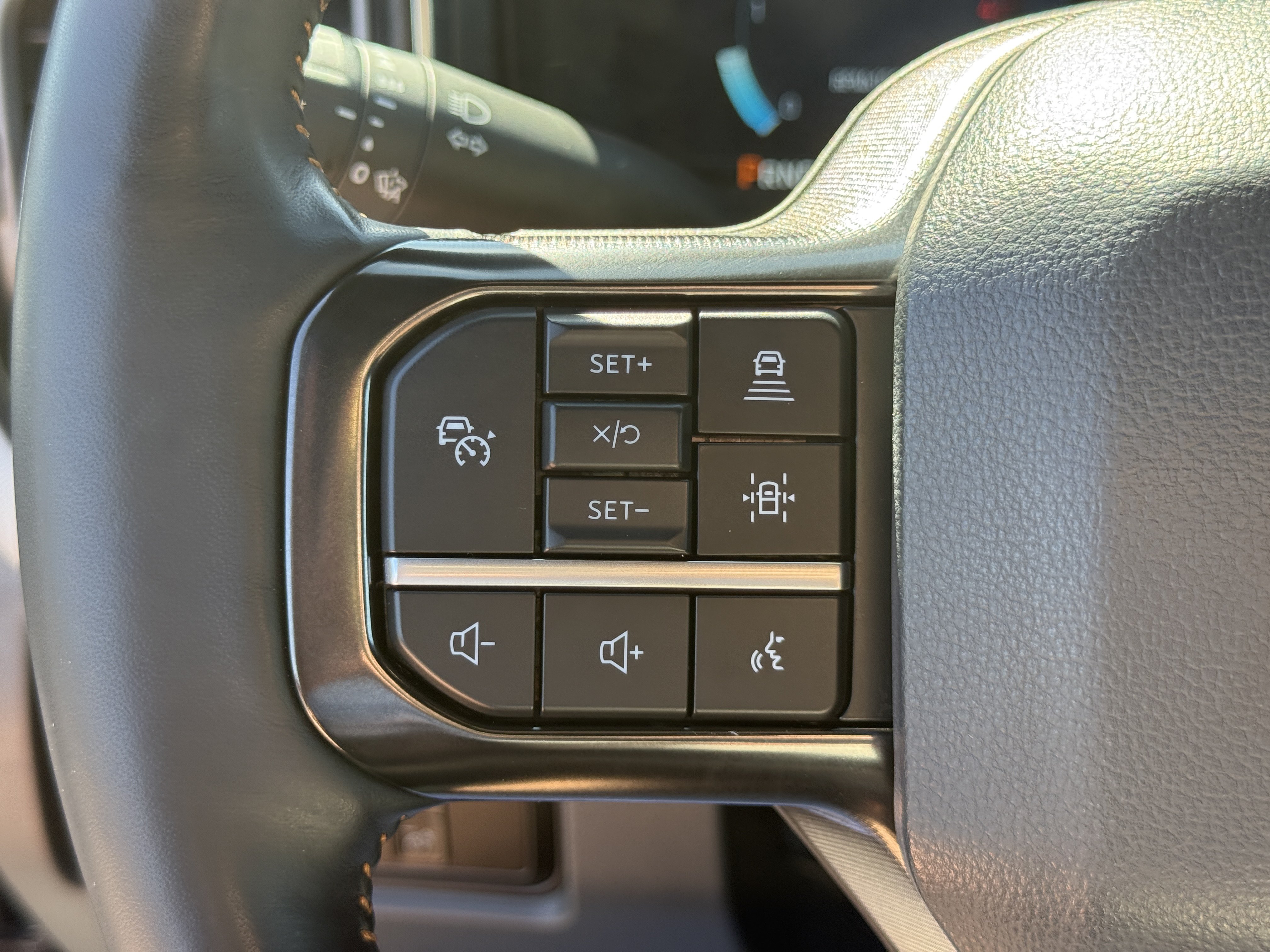 Certified 2024 Ford F450 Platinum w/ FX4 Off-Road Package AWD/4WD image 28