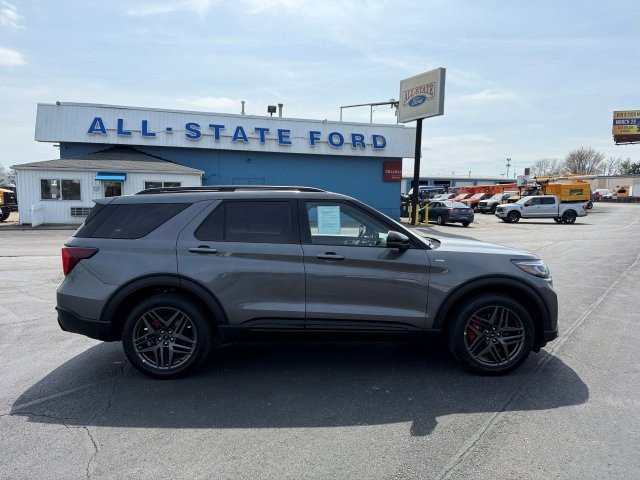 Certified 2025 Ford Explorer ST-Line w/ ST-Line Street Pack AWD/4WD image 9