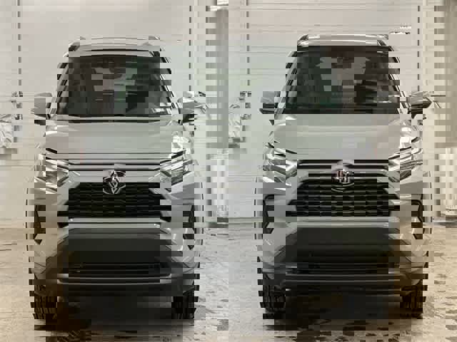 Used 2022 Toyota RAV4 XLE w/ Convenience Package image 8