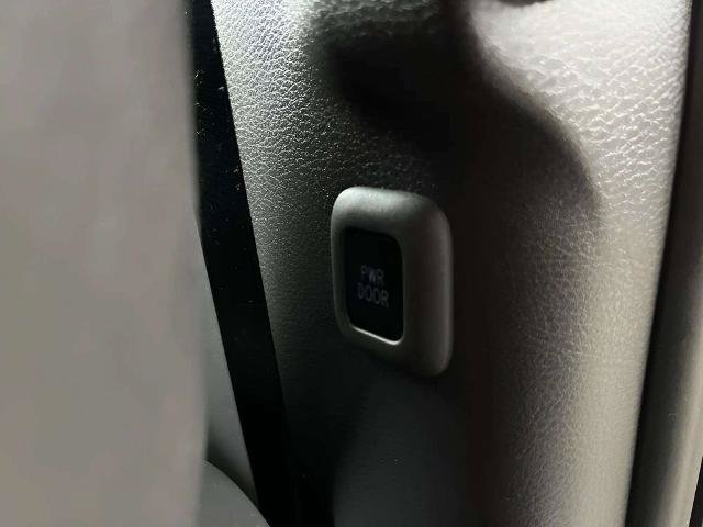 Used 2021 Toyota Sienna XSE FWD image 14