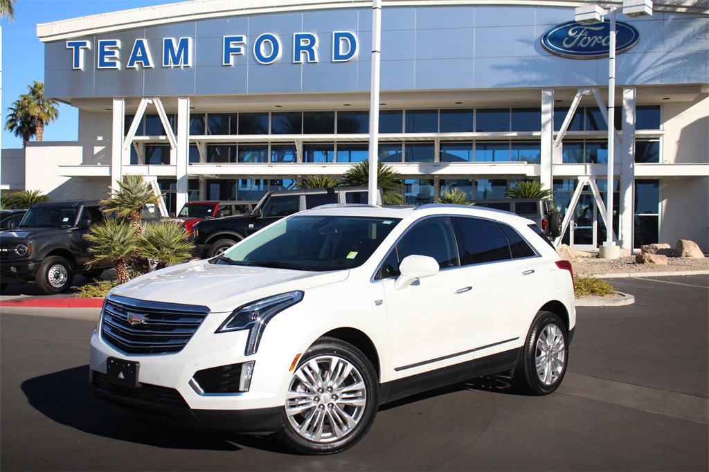 Used 2017 Cadillac XT5 Premium Luxury image 2