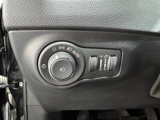Used 2021 Jeep Compass Limited AWD/4WD image 20
