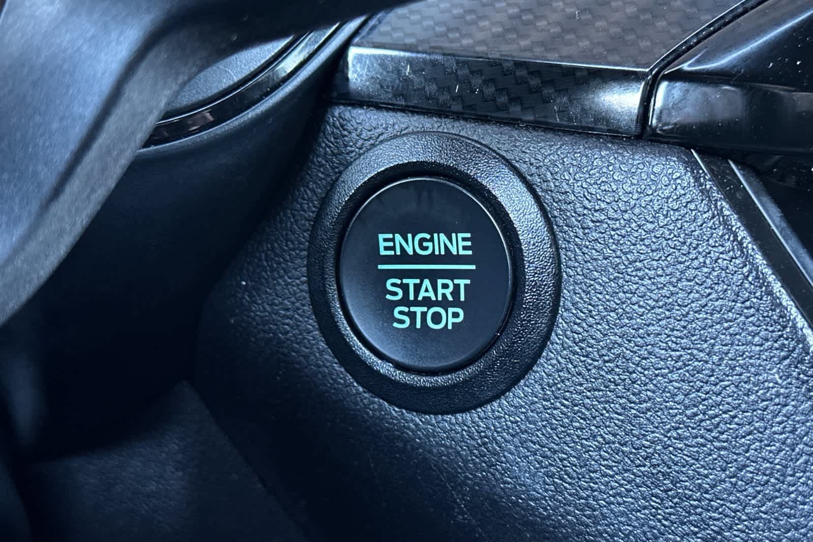 Certified 2025 Ford Escape ST-Line Select AWD/4WD image 22