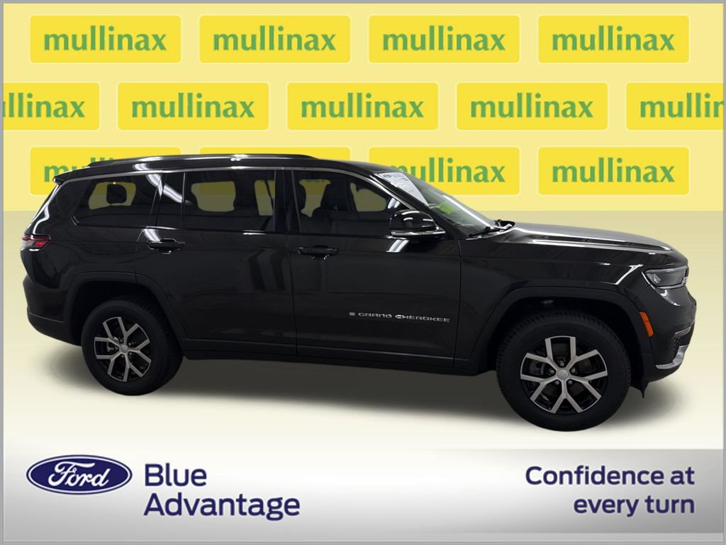 Used 2023 Jeep Grand Cherokee L Limited RWD image 2