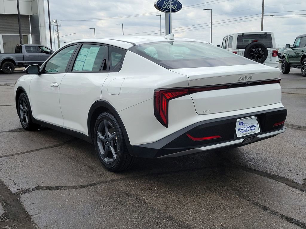 Used 2025 Kia K4 LXS image 3