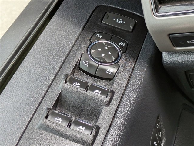 Certified 2022 Ford F350 Lariat w/ Black Appearance Package image 24