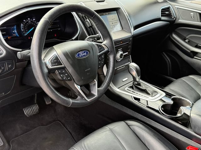 Certified 2018 Ford Edge Titanium w/ Technology Package AWD/4WD image 17