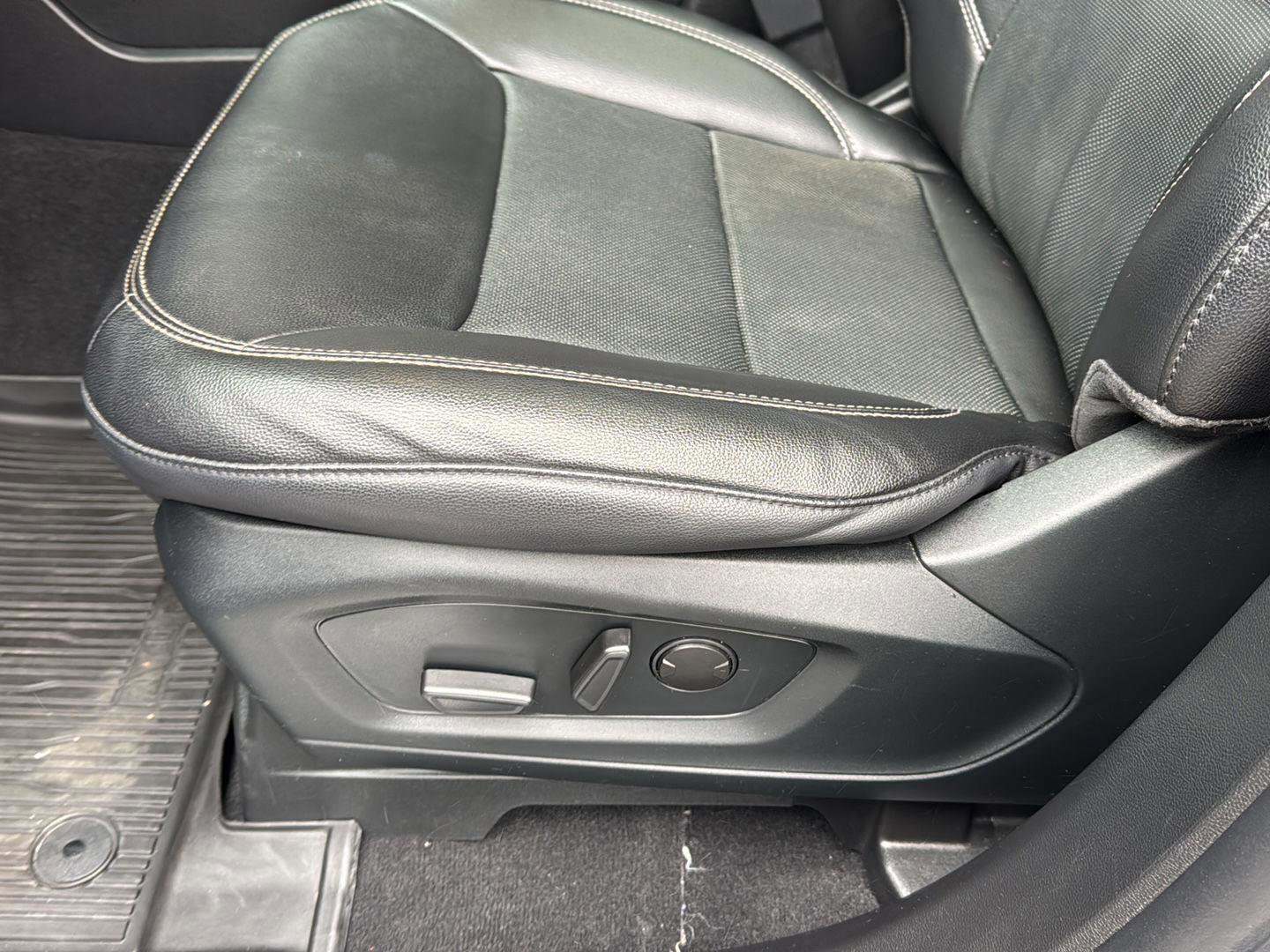 Certified 2022 Ford Explorer Limited w/ Equipment Group 301A image 27