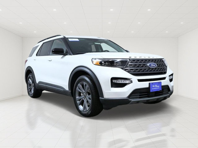 Certified 2023 Ford Explorer XLT w/ Equipment Group 202A AWD/4WD image 1