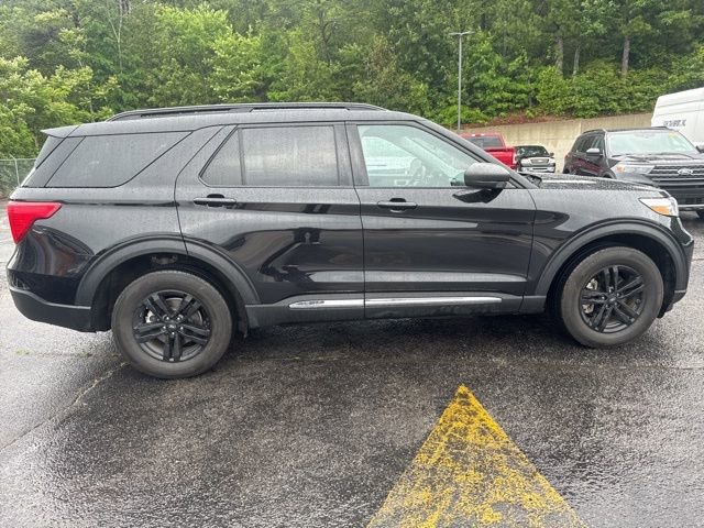 Certified 2024 Ford Explorer XLT w/ Equipment Group 202A AWD/4WD image 7