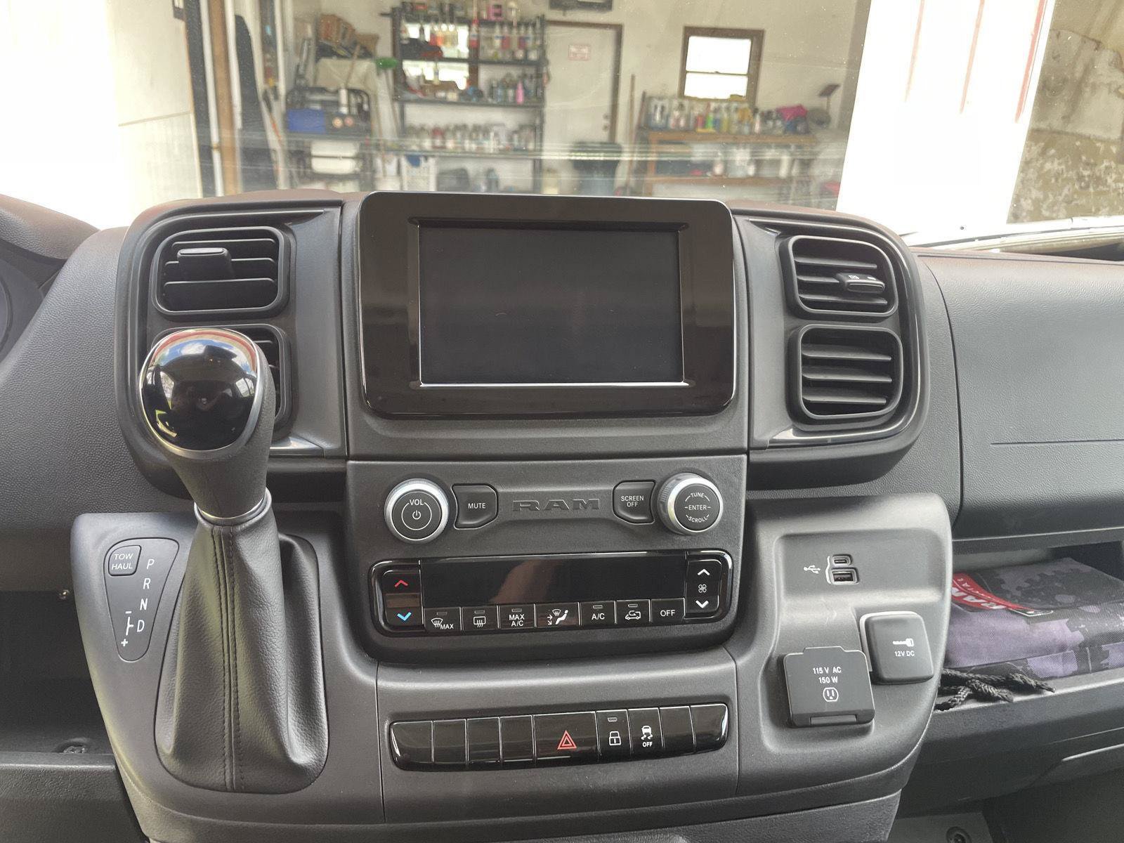 Used 2023 RAM ProMaster 2500 w/ Premium Appearance Group FWD image 18