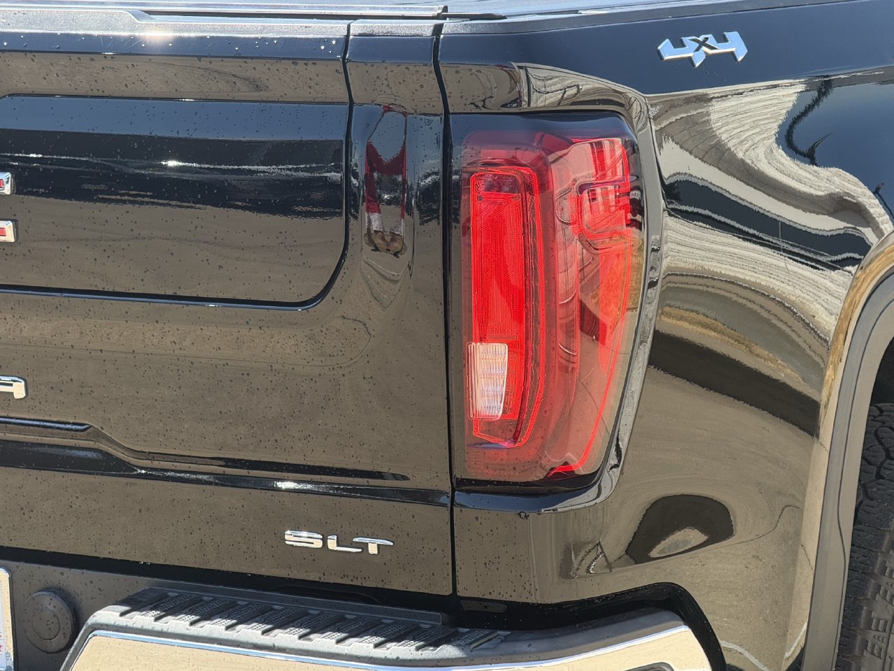 Used 2022 GMC Sierra 1500 SLT AWD/4WD image 7