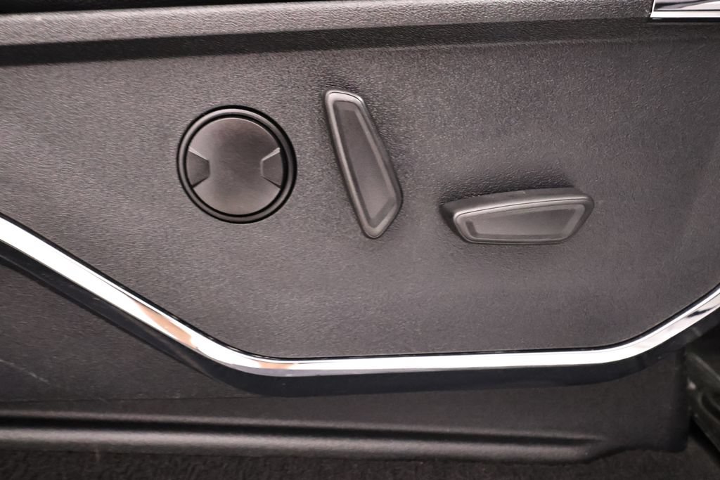 Certified 2023 Ford F550 4x4 Crew Cab Super Duty image 23