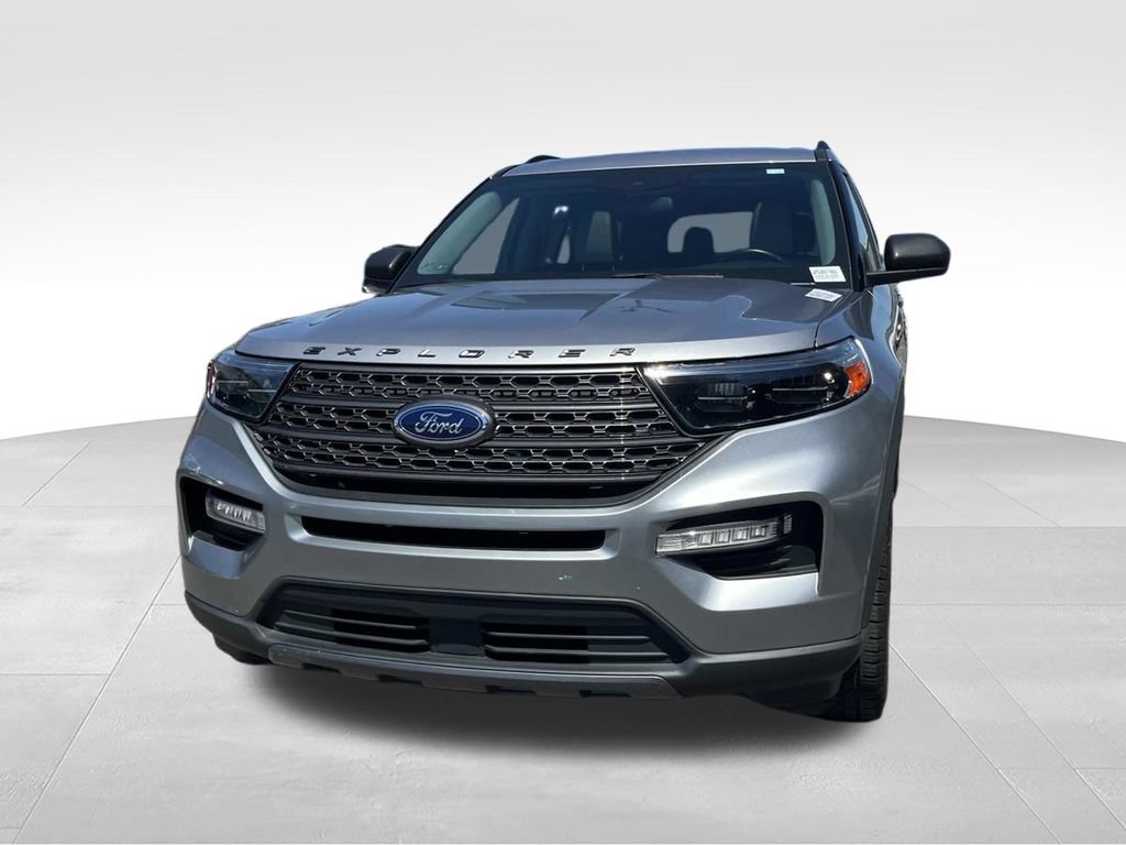 Certified 2021 Ford Explorer XLT w/ Equipment Group 202A AWD/4WD image 10