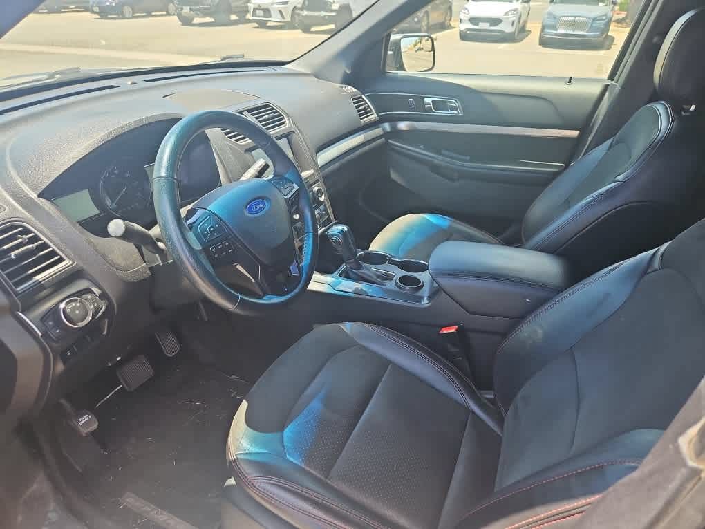 Certified 2018 Ford Explorer XLT w/ Equipment Group 202A FWD image 15