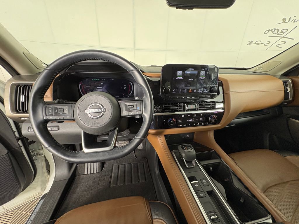 Used 2023 Nissan Pathfinder Platinum FWD image 7