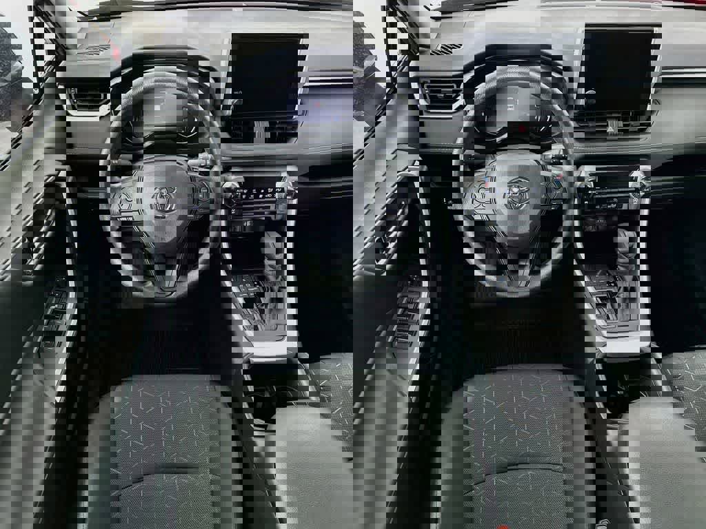 Used 2025 Toyota RAV4 XLE w/ Convenience Package image 10