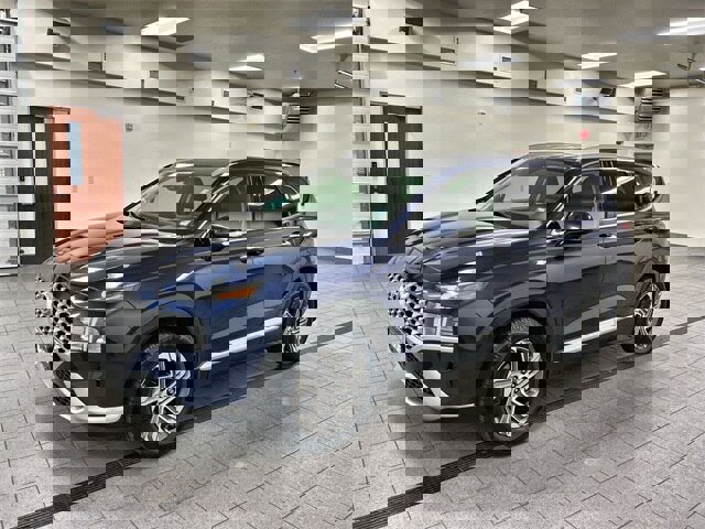 Used 2022 Hyundai Santa Fe SEL w/ Convenience Package image 3