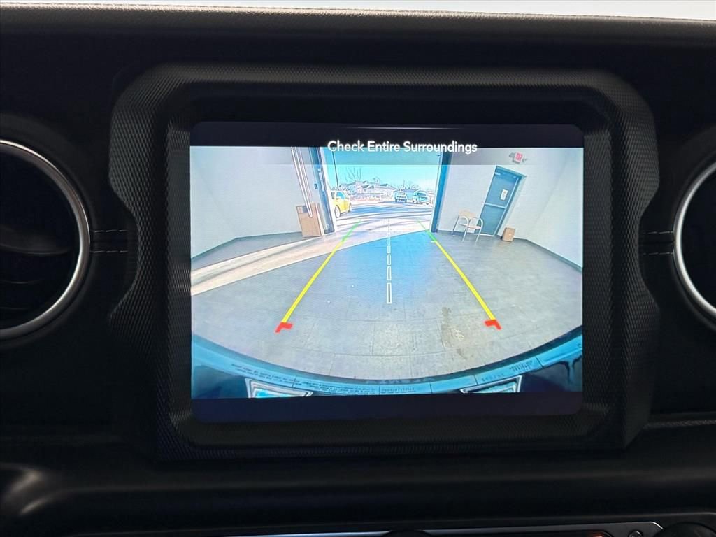 Used 2022 Jeep Wrangler Unlimited Sahara image 25