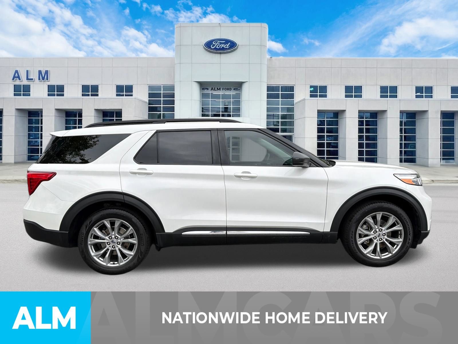 Certified 2022 Ford Explorer XLT w/ Equipment Group 202A RWD image 4