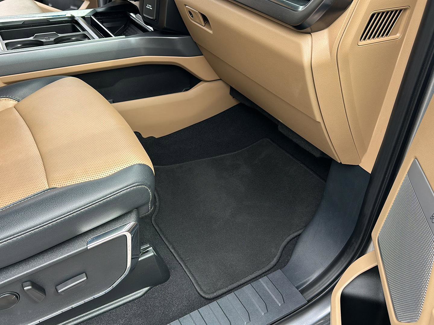 Certified 2023 Ford F250 Lariat AWD/4WD image 32