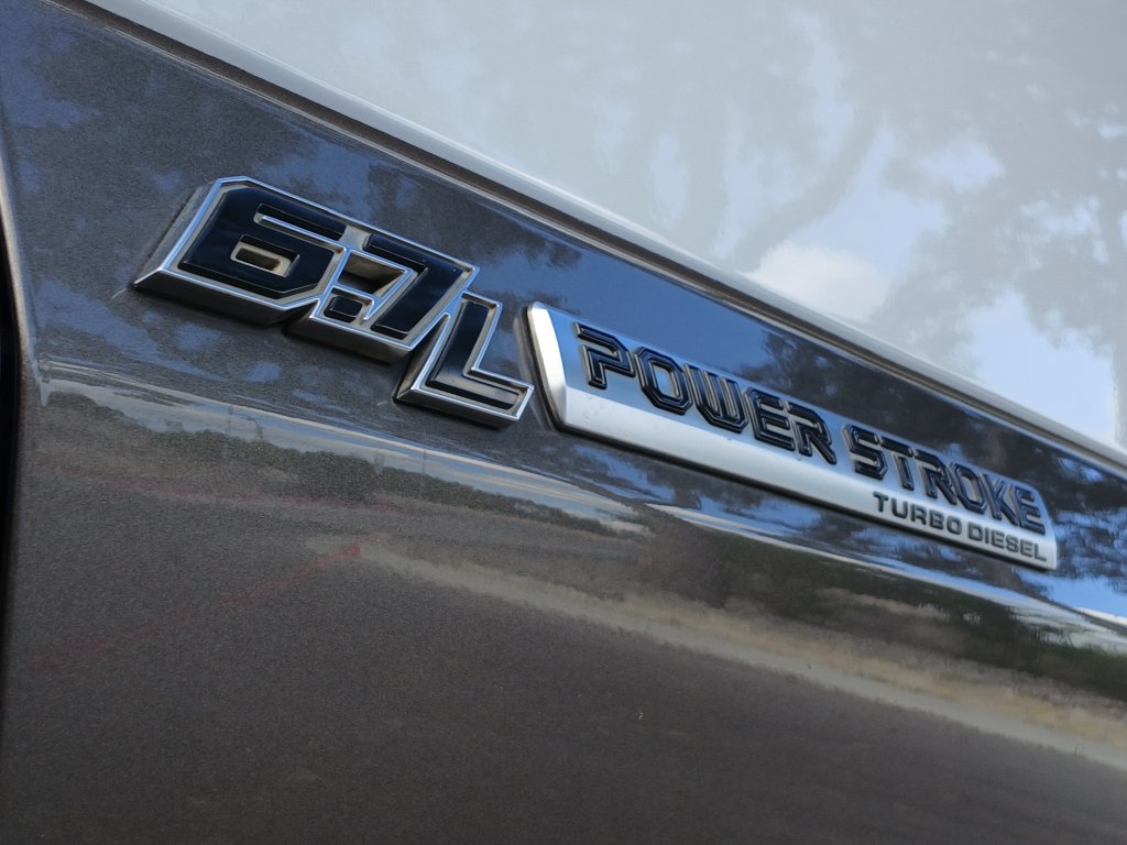 Certified 2022 Ford F250 Lariat w/ Lariat Value Package AWD/4WD image 9