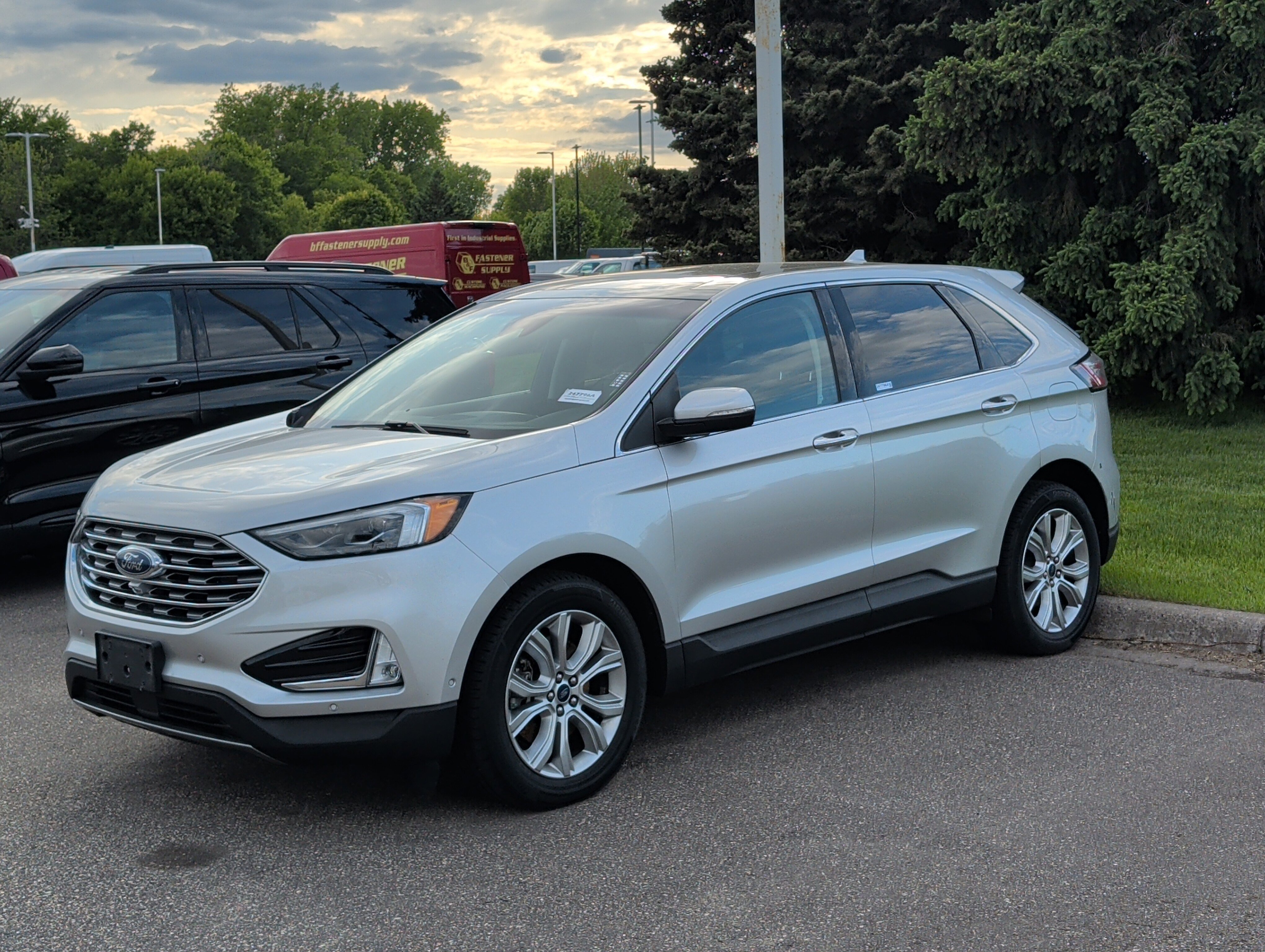 Certified 2019 Ford Edge Titanium w/ Equipment Group 301A AWD/4WD image 2