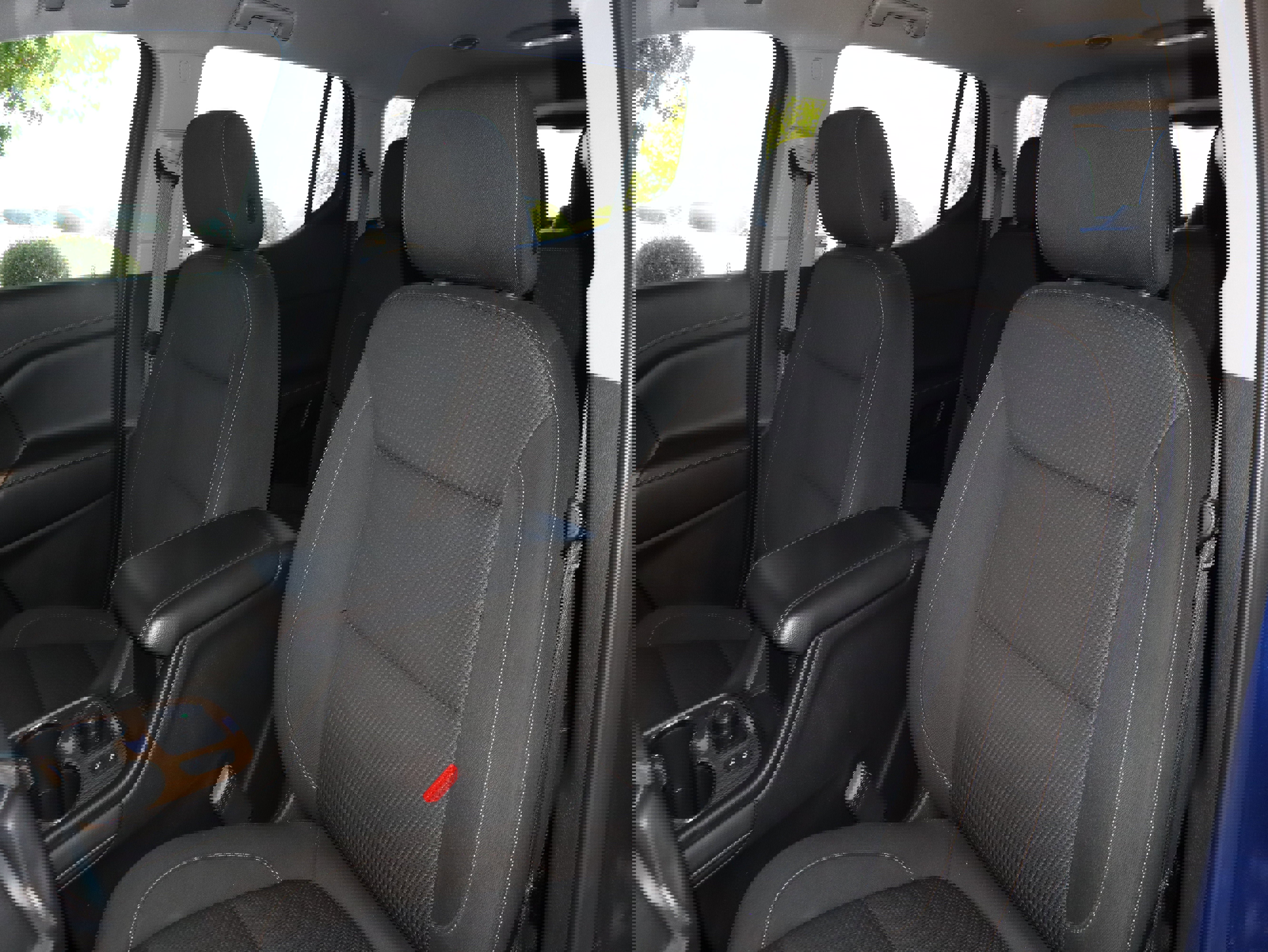 Used 2023 GMC Acadia SLE w/ Driver Convenience Package image 33