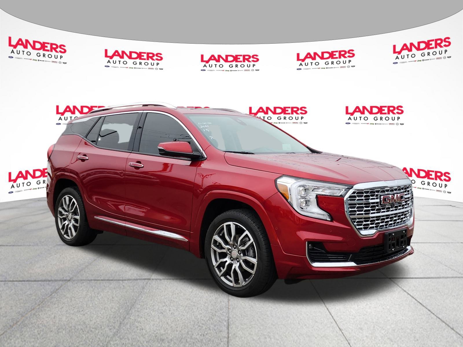 Used 2024 GMC Terrain Denali w/ Denali Premium Package image 1