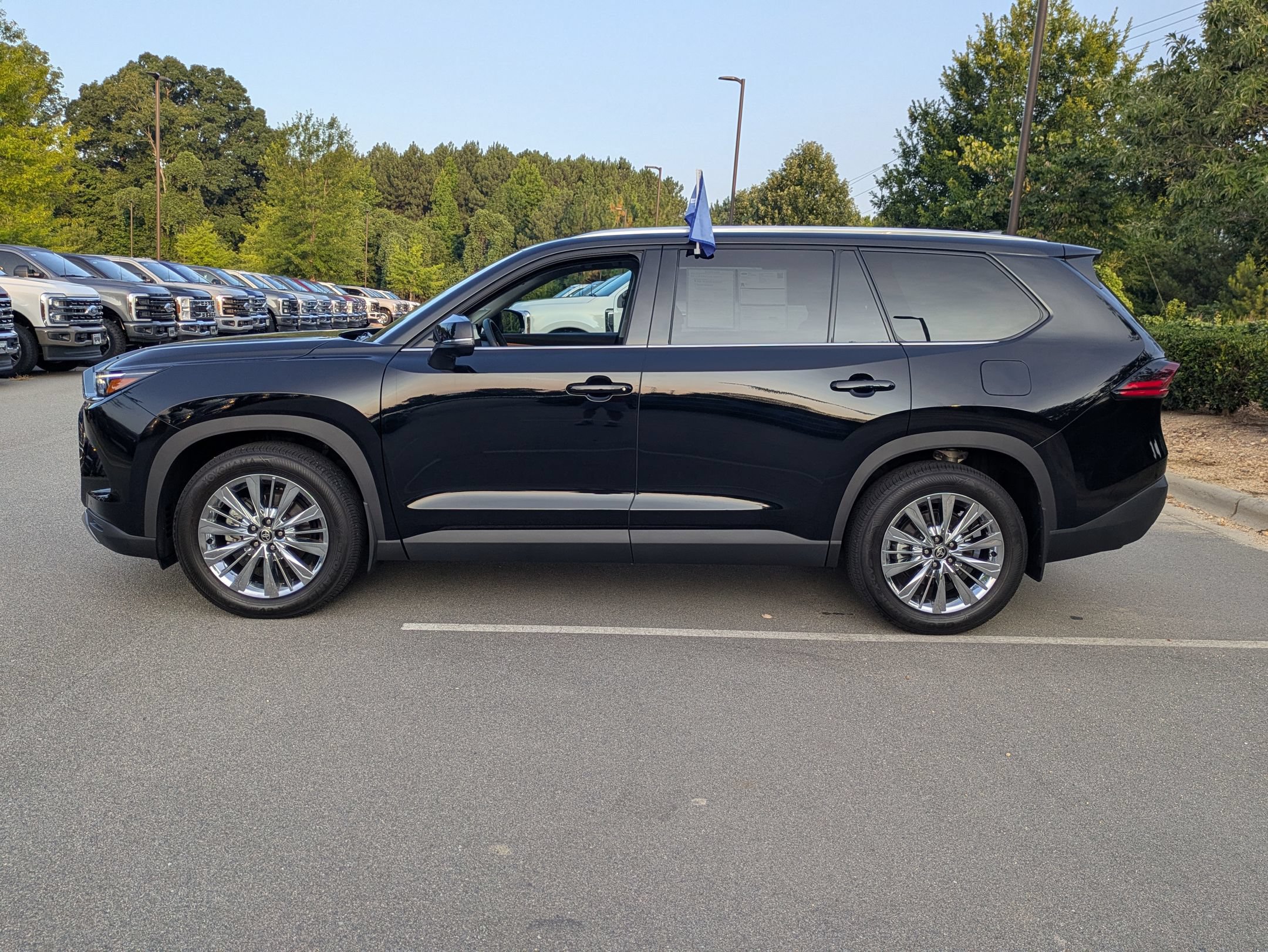 Used 2025 Toyota Grand Highlander AWD image 7